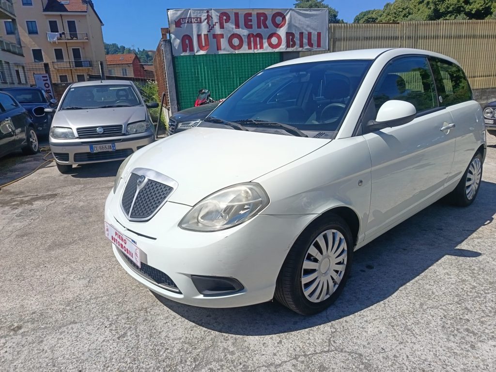 Lancia Ypsilon 1.4 Argento Ecochic GPL